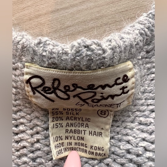 Vintage Reference Point by Garrett Sweater - Picture 2 of 7